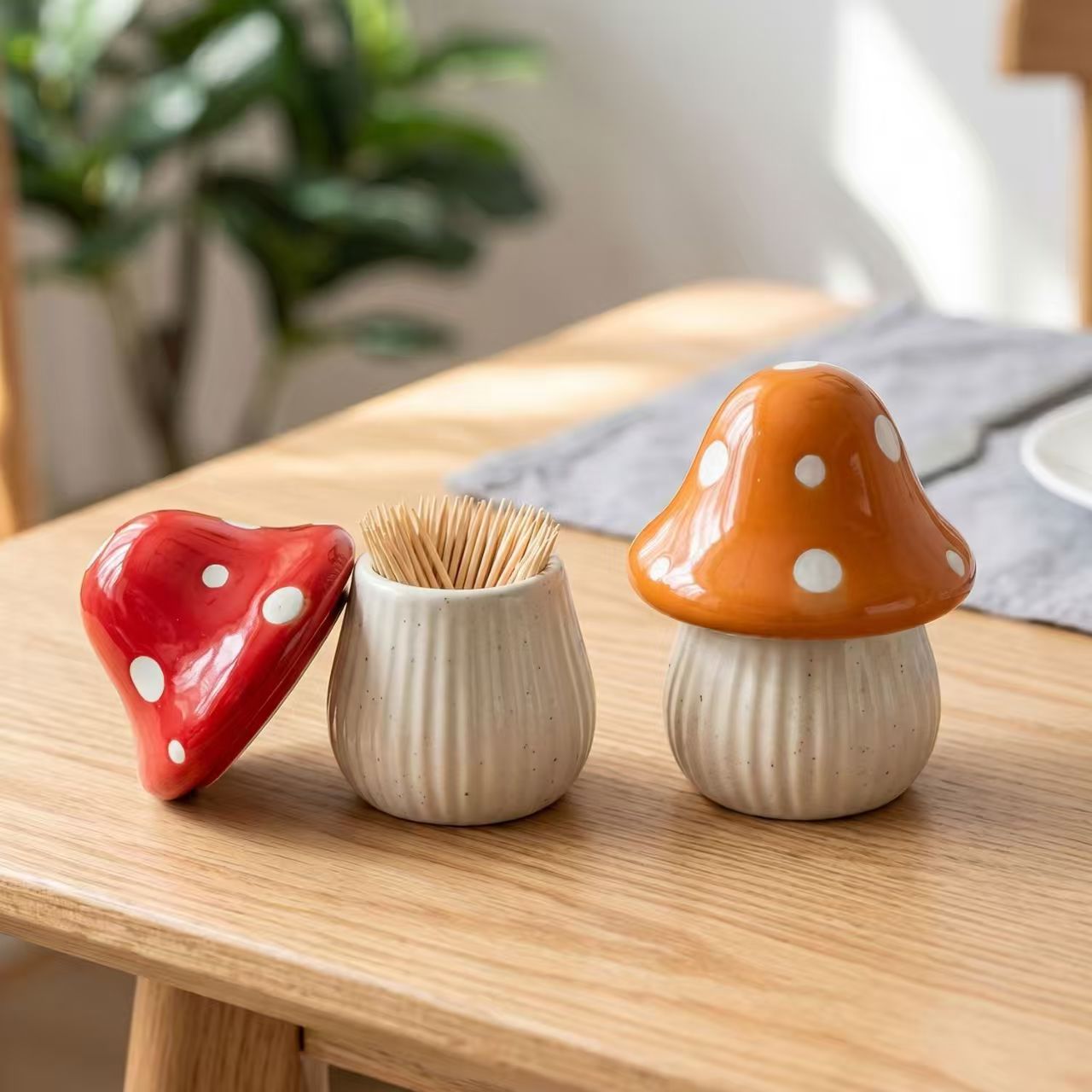 漫画のキノコ型セラミック収納ジャー、家庭用デスクトップつまよ - Home Decor Kolkata のレビューと価格