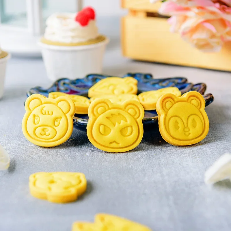 ケーキクッキーどうぶつの森カッターかわいいアニメフィギュアD - Home Decor Kolkata のレビューと価格