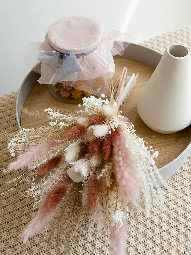 プリザーブドローズ ラビットテール リード ドライフラワーブ - Dried Flower Bouquet のレビューと価格